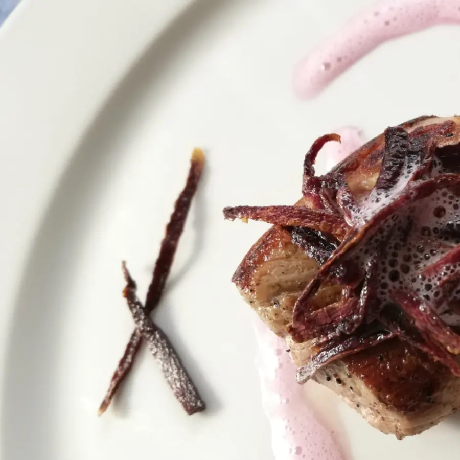 creation thumb for "purple" - a sweet pigs medaillon with purple carotts and a sour carott foam