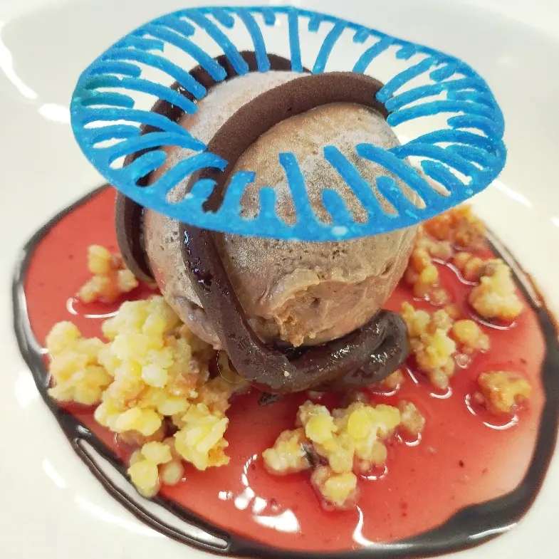 creation thumb for ✓-Roots and Waves

At the center of the dish, a Creamy chocolate