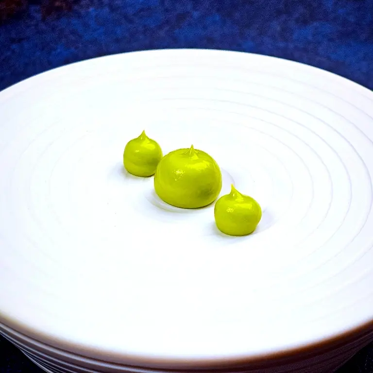 creation thumb for Crème d'Avocat au Citron Vert & Huile de Feuille de Wakame