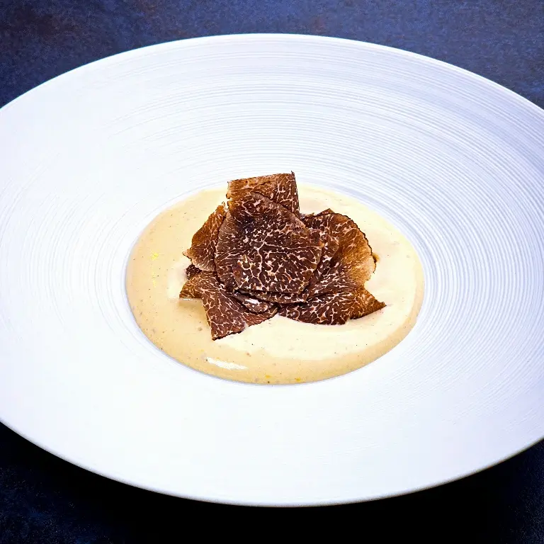 creation thumb for Espuma d'Oignon Rôti–Truffe avec Gnocchis de Pommes de Terre Sautés
