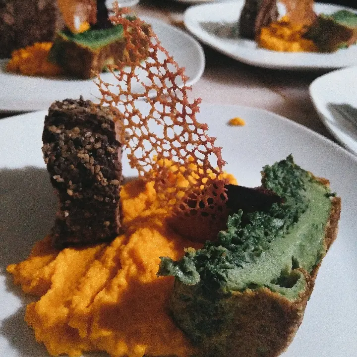 creation thumb for Beef tenderloin, with seed crust