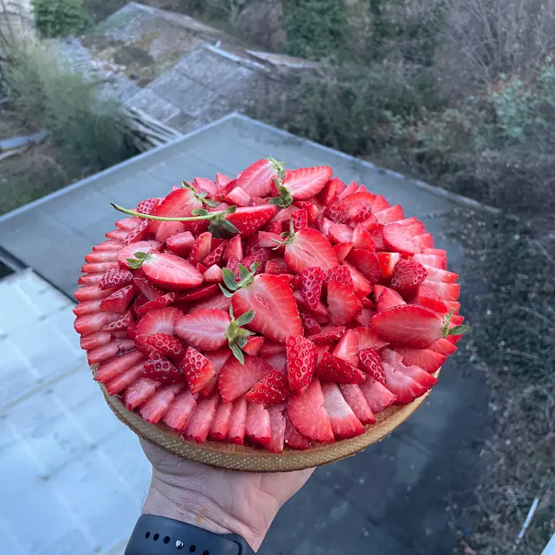 creation thumb for Strawberry Pistachio Vanilla Crostata