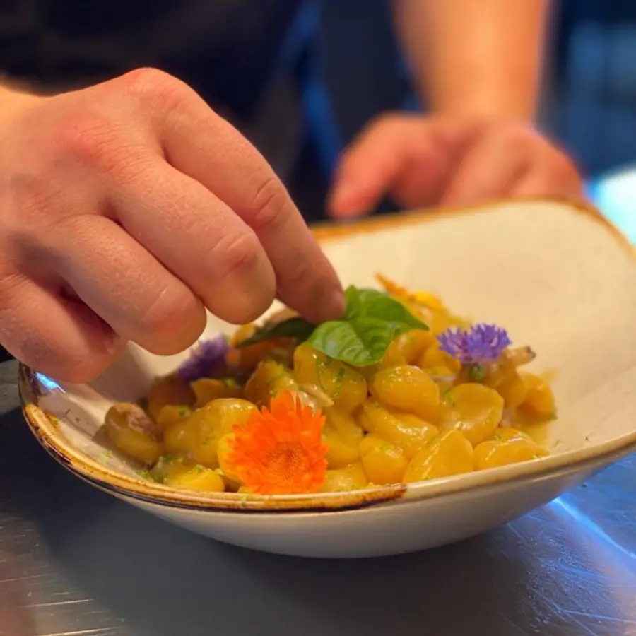 creation thumb for Gnocchi con frutti di mare con lime e profumo di menta