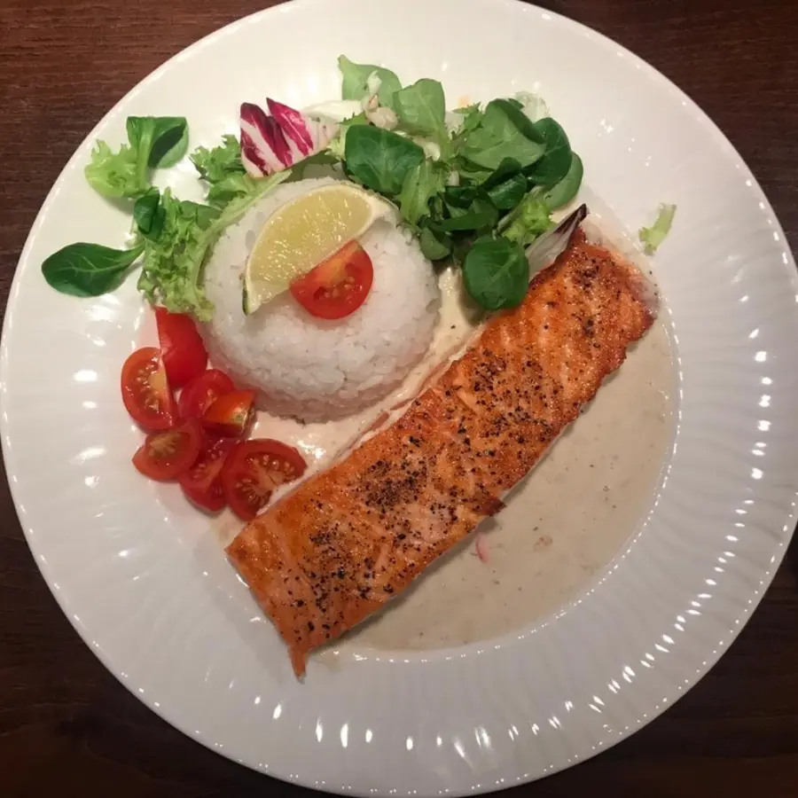 creation thumb for Delicious salmon in Tom Yam sauce, with jasmine rice and salad mix😋😍