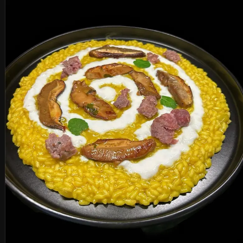 creation thumb for Risotto Saffron Sausage Porcini Mushrooms Parmesan Fondue 🤤