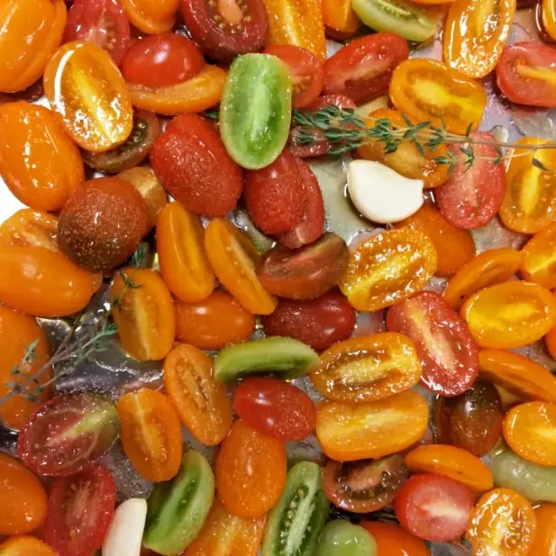 creation thumb for 🍒 tomatoes 😋