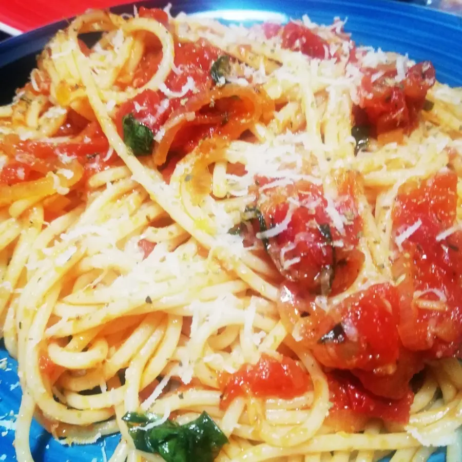 creation thumb for Spaghetti com molho tomate
