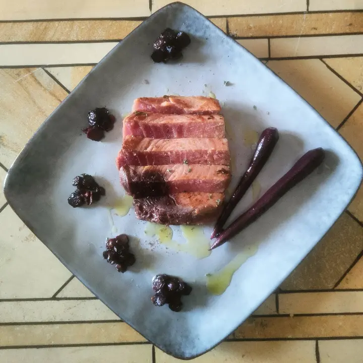 creation thumb for Grilled tuna with purple carrots