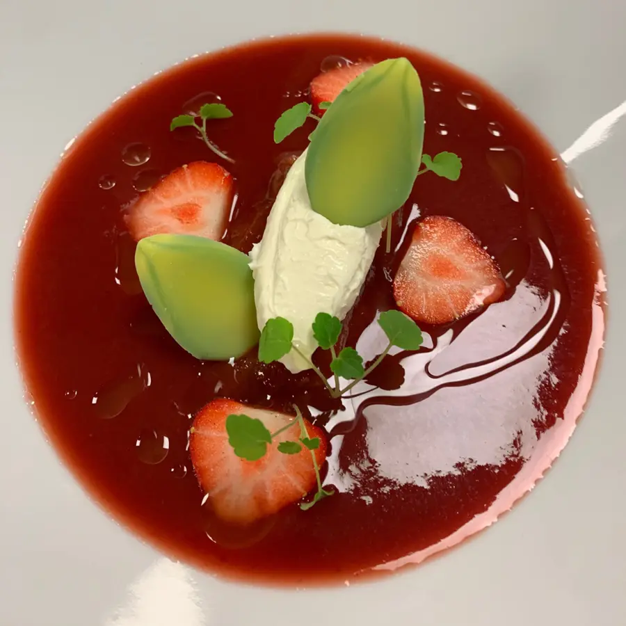 creation thumb for Strawberrysoup, mascarpone, oil infused with peppermint