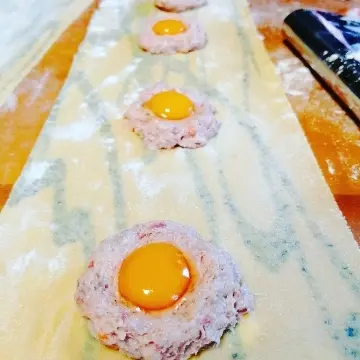 creation thumb for Uova in raviolo.