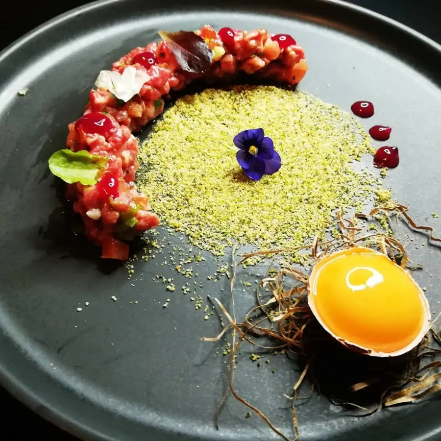 creation thumb for Black angus tartare,pistachio powder, beetroot gel.