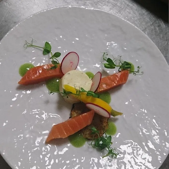 creation thumb for Gebeizter lachs, Rösti, sauerrahm, Gurke