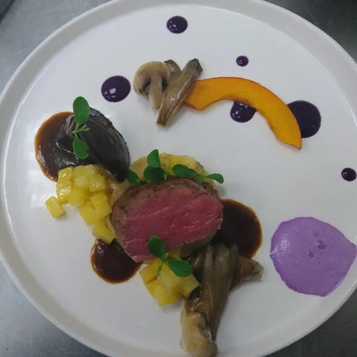 creation thumb for 🦌 Hirschrücken und Leber/rotkohlsaft/espuma/steckrübe