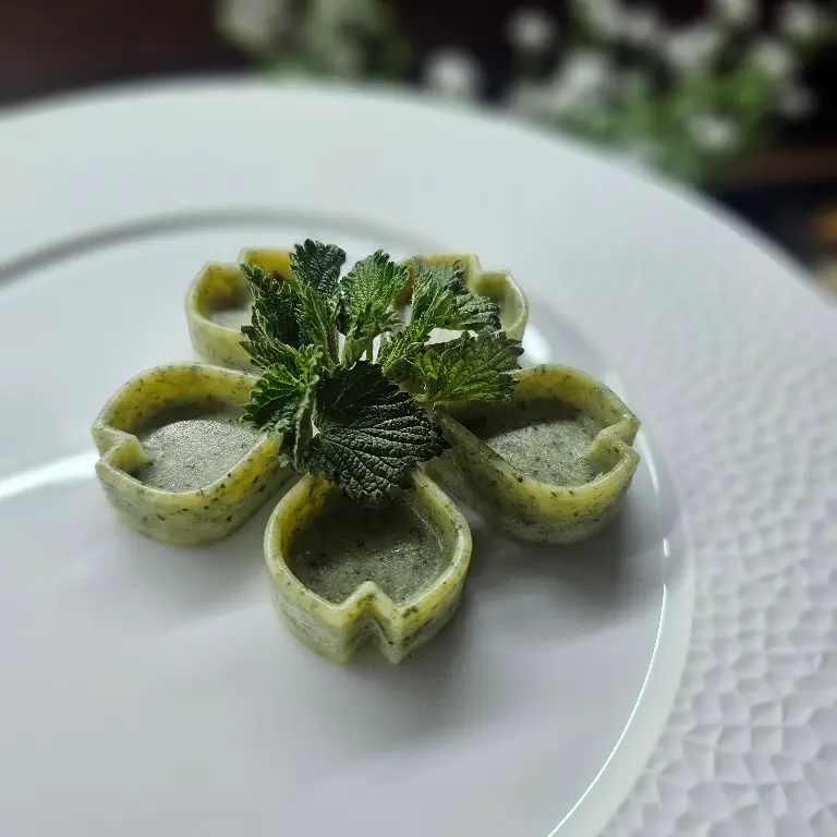 creation thumb for Infused garlic butter with nettle