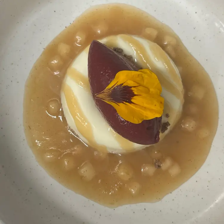 creation thumb for Bayleaf,black currant, apples, white chocolate