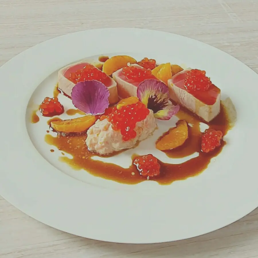creation thumb for Pan seard tuna, tuna tarter, salmon caviar with ponzu sauce