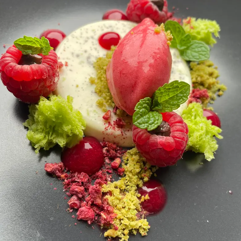 creation thumb for Dessert: panna cotta/pistachio/raspberry