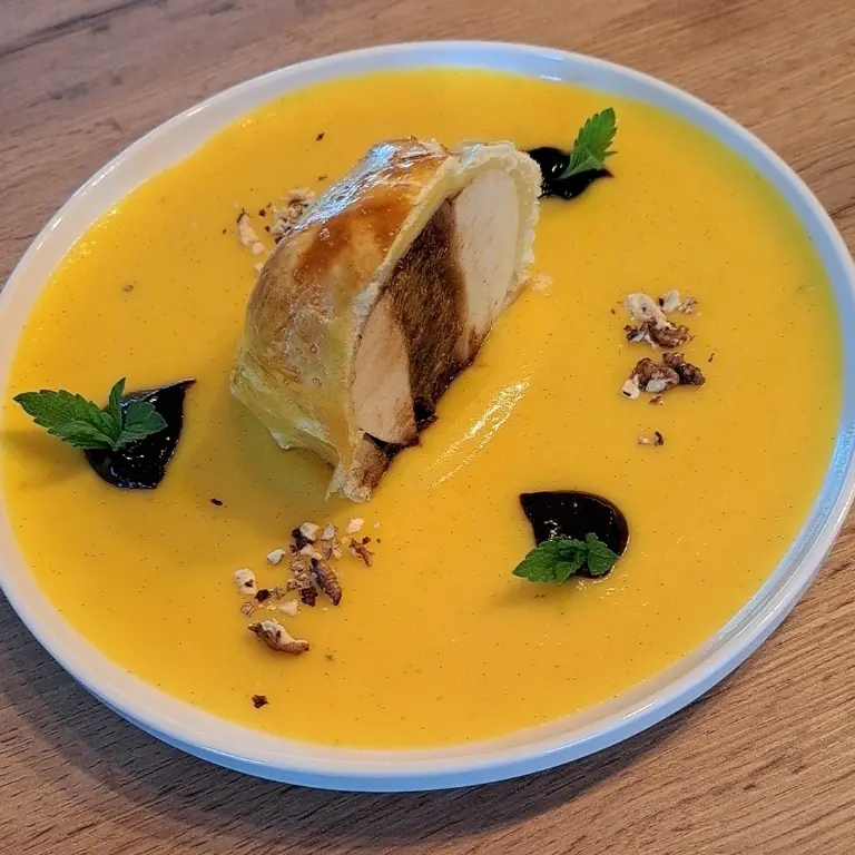 creation thumb for Stuffed apple with vanilla sauce