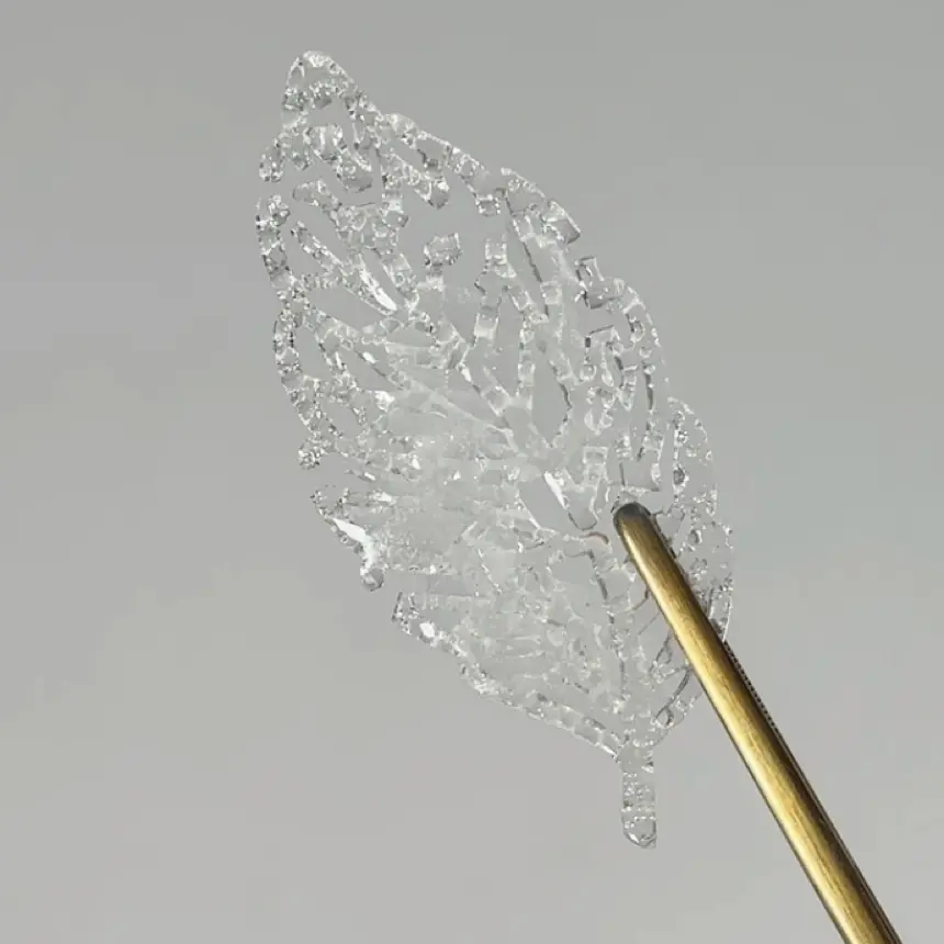 creation thumb for Transparent Leaf Tuile