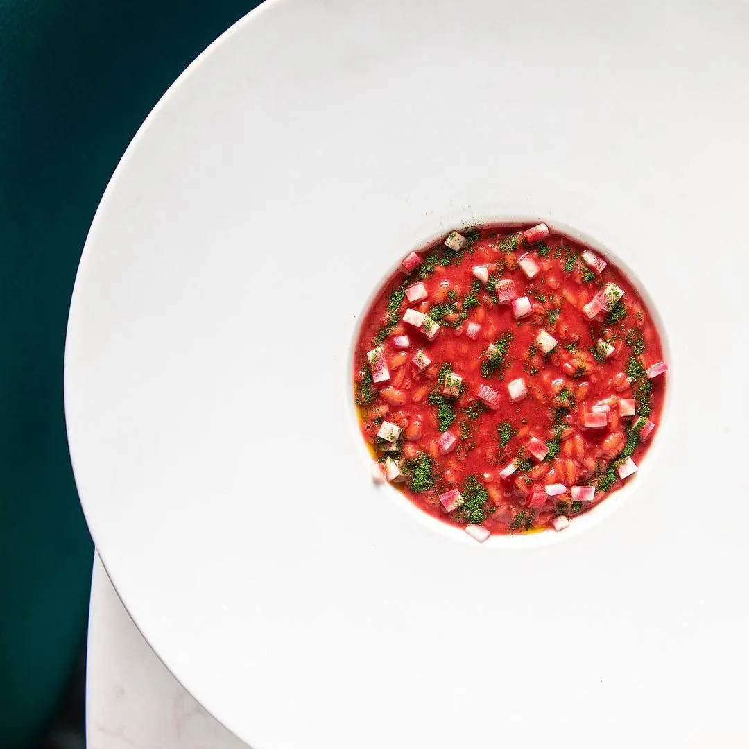 creation thumb for Risotto au Parmigiano Reggiano, Jus de Navet Rouge, Crêtes de Coq