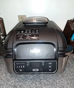 Ninja countertop grill/ air crisp/ roast/ bake