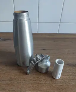 ICO Sahnespender aus Aluminium für Hausgemachte Schlagsahne, Sahnesyphon 500ml