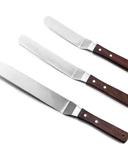 Different size spreading spatula (coudée)