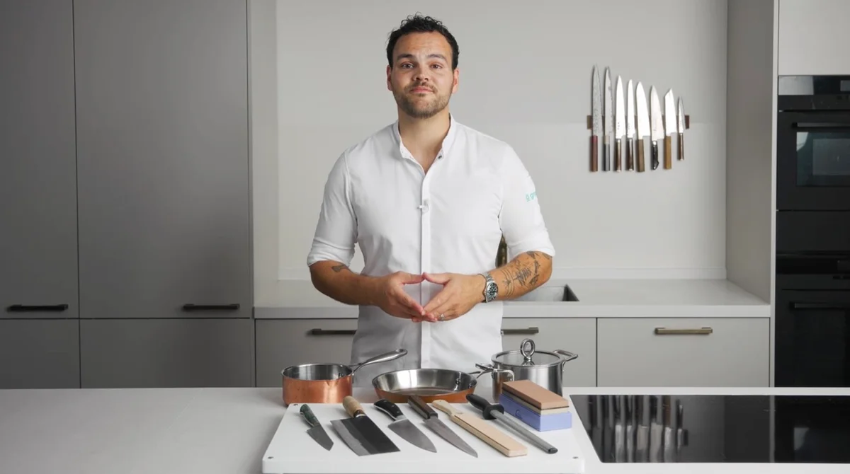 Knives & Equipment